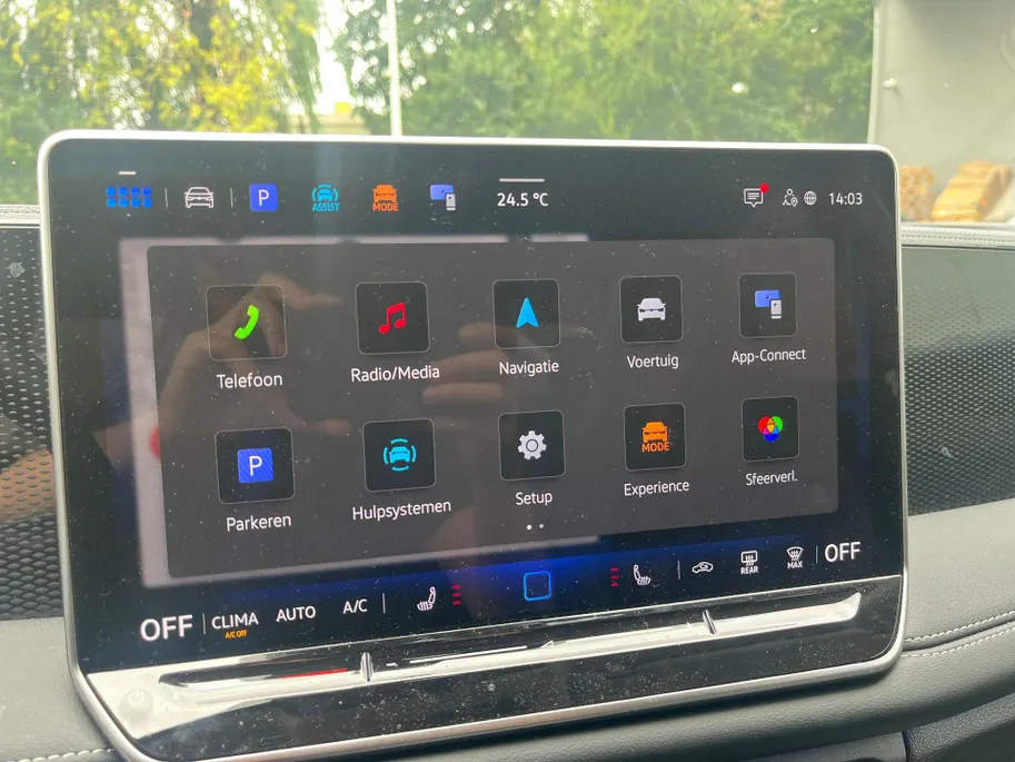 Volkswagen Tiguan 1.5 eTSI 130pk DSG Life Edition · 360 Camera · Inklap. Trekhaak · Apple/Android Car Play · Dodehoeksensor · Stuur- & Stoelverwarming · Parkeerassistent · Garantie t/m 01-09-2027