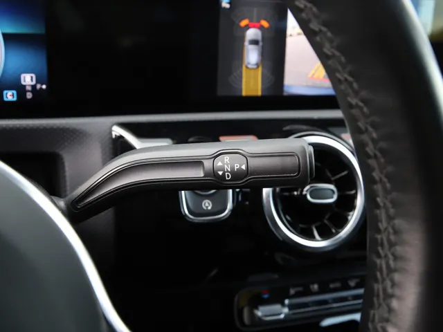 Mercedes-Benz A-Klasse 200 Luxury Line AUTOMAAT | LEER | CLIMA | PANO | NAVI