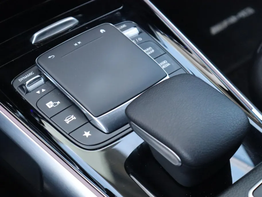 Mercedes-Benz EQB 250 AMG Line 7p. 67 kWh l Keyless l Stoelverwarming l Ambiente lichtpakket