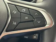 Renault Captur 1.6 E-Tech PHEV 160 Intens | Groot Scherm + Navigatie | Parkeercamera | Cruise Control