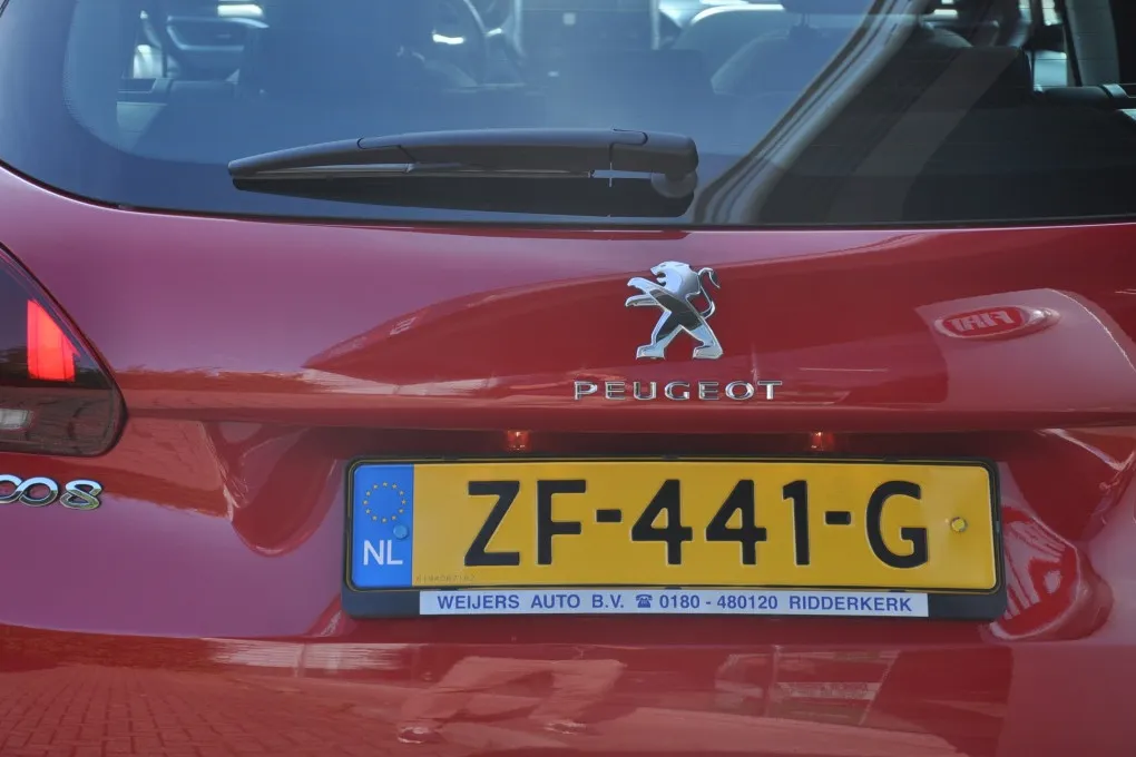 Peugeot 2008 1.2 PureTech GT-Line Navi Apple Android