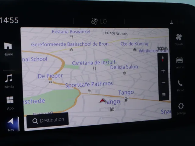 Toyota Urban Cruiser Dynamic 61 kWh | Stoel/Stuur Verwarming | Carplay |