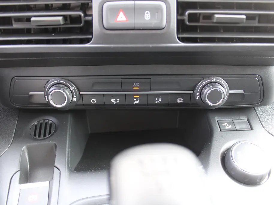 Toyota ProAce CITY 1.2 Turbo L1 Comfort | Clima | Cruise | 3-zits | Benzine! Mag alle milieu zones in! |