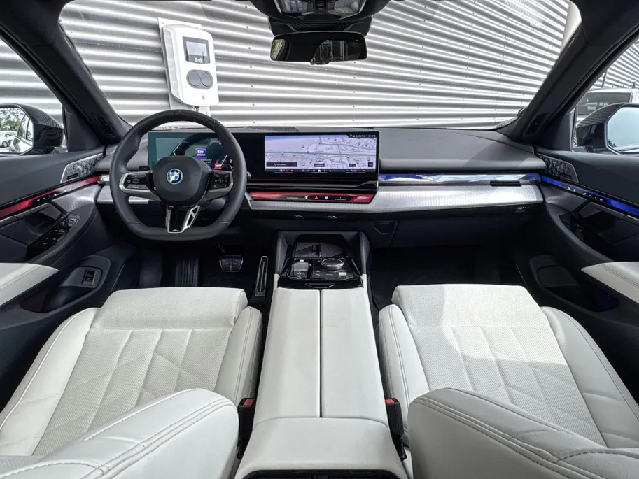 BMW 5 Serie Touring 550e xDrive