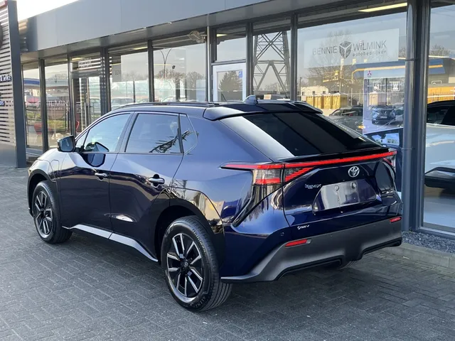 Toyota bZ4X Dynamic 73 kWh | NW Model | Direct Leverbaar | 2.000 Euro Inruil