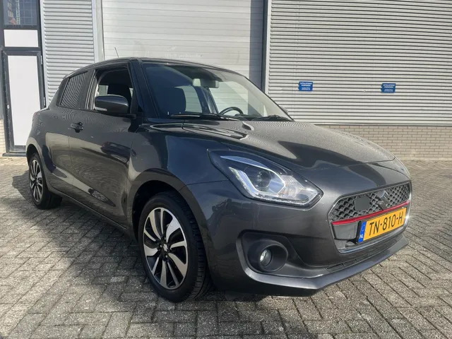 Suzuki Swift 1.0 Stijl Smart Hybrid 1e eigenaar| Dealer onderhouden| Meest Luxe uitvoering| Fabrieksgarantie tot 2028