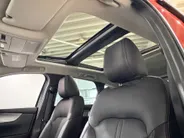 Mazda CX-60 325PK e-SkyActiv PHEV Takumi Automaat | Trekhaak | Digital Cockpit | 360 Camera | Head-Up Display | Schuif/Kantel Dak | Stoel & Stuurwiel Verwarming | Apple Carplay/Android Auto | Adaptieve Cruise Control | Dode Hoek Detectie | Elektrische Achterklep |