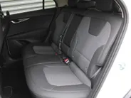 Kia Niro EV Edition 64.8 kWh | Stuur-/stoelverwarming | Camera | Cruise adapt. | Navi | 17' LM | Clima |