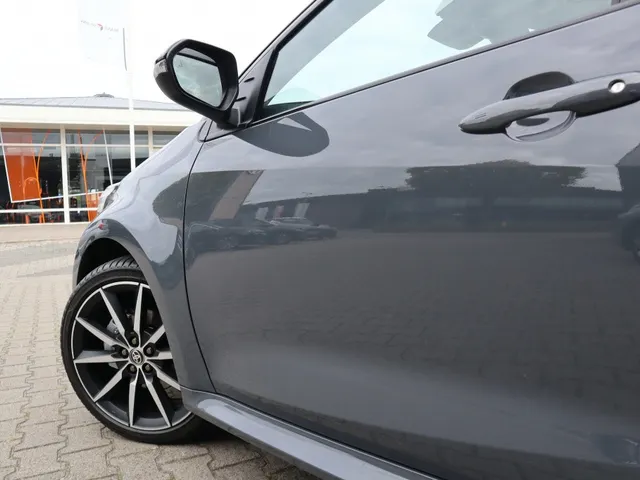 Toyota Yaris 1.5 Hybrid 130 GR Sport | Plus Pack | Panoramadak