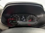 Dacia Sandero 90PK TCe Comfort | Apple CarPlay/Android Auto | Airco | Cruise Control | Full LED | Armsteun | Elektrische Ramen & Spiegels | Licht & Regen Sensor |
