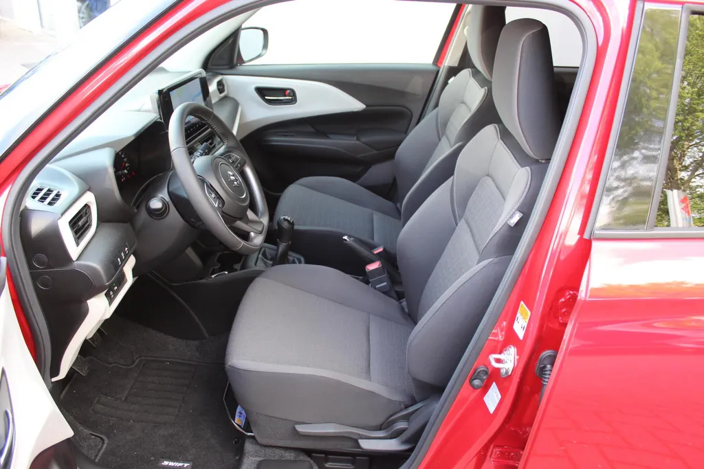 Suzuki Swift 1.2 Select | Actiekorting €2200,- | Private Lease Vanaf €299,- p/m | Lichtmetalen velgen | Leder stuurwiel | Stoelverwarming | Apple/Android Carplay |