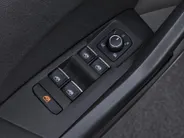 Volkswagen T-Cross 1.0TSI/116PK R-Line Camera + parkeersensoren · Apple/Android Car Play · Dodehoeksensoren · Garantie t/m 24-02-2028