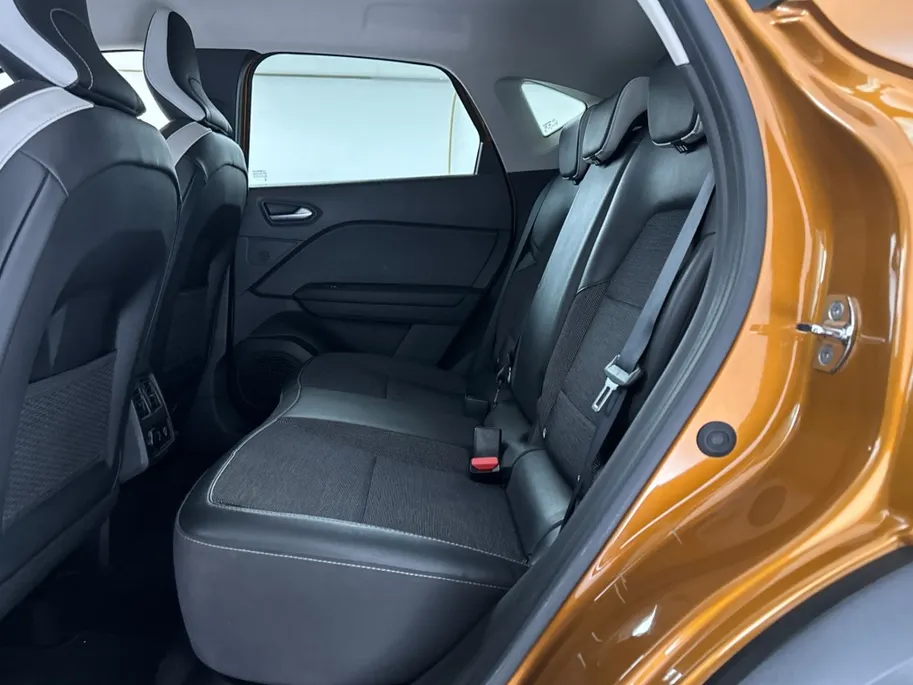 Renault Captur 1.6 E-Tech PHEV 160 Intens | Apple Carplay/Android Auto | Parkeercamera | Cruise Control