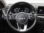 Kia Ceed Sportswagon 1.5 T-GDi DynamicPlusLine | Stoel- & stuurverwarming | Camera | Clima | Cruise adapt. | LED | Navi | Elek. achterklep | 16' LM |