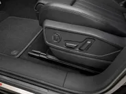 Audi Q5 2.0TFSIe-hybrid 220kW/299PK quattro S Line · Panoramadak · Trekhaak · 360°Camera + Parkeersensoren · Leder · Garantie t/m 17-05-2030 of 120000km.