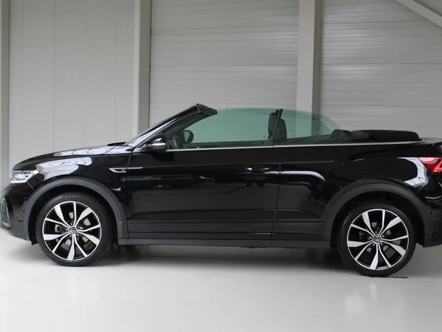 Volkswagen T-Roc Cabrio 1.5 TSI DSG R-Line Navigatie | 19' Misano | Stoel- en stuurverwarming | Matrix Led | Beats Audio