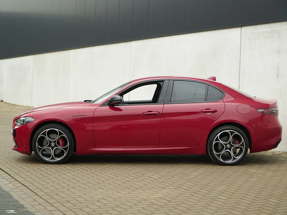 Alfa Romeo Giulia 2.0 Turbo 280 PK Competizione Q4 AWD | Harman | Veloce | 19' VERKOCHT