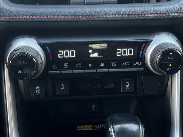 Toyota RAV4 2.5 Plug-in Style Bi-Tone | 360 Camera | Trekhaak 1500KG trekgewicht