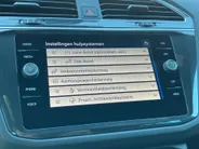 Volkswagen Tiguan 1.4TSIeHybrid/150PK R-Line Business+ · Panoramadak · Leder · Trekhaak · Camera · Apple/Android Car Play