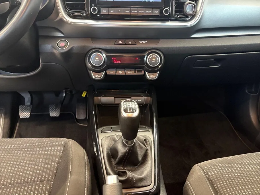 Kia Stonic 1.0 T-GDi MHEV DynamicPlusLine | Cruise Control | Climate Control | Camera | Navigatie | Bluetooth | Trekhaak |