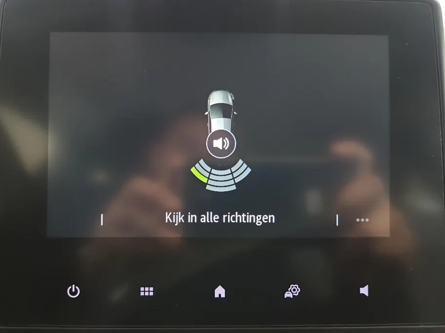 Renault Clio 1.0 TCe 90 GPF evolution | Carplay | Cruise Control | Bluetooth | Elektrische Spiegels | Parkeersensoren | Airco | 12 Maanden BOVAG Garantie |