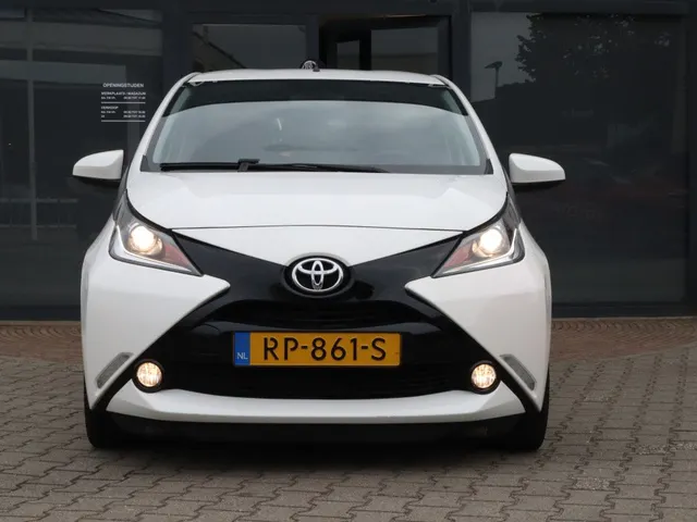 Toyota Aygo 1.0 VVT-i x-play Carplay | Camera