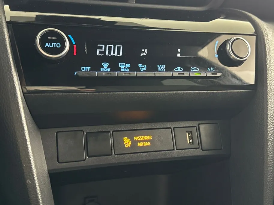 Toyota Yaris Cross 1.5 Hybrid Dynamic | Navigatie | 17'' L.M. Velgen | Adaptieve Cruise Control