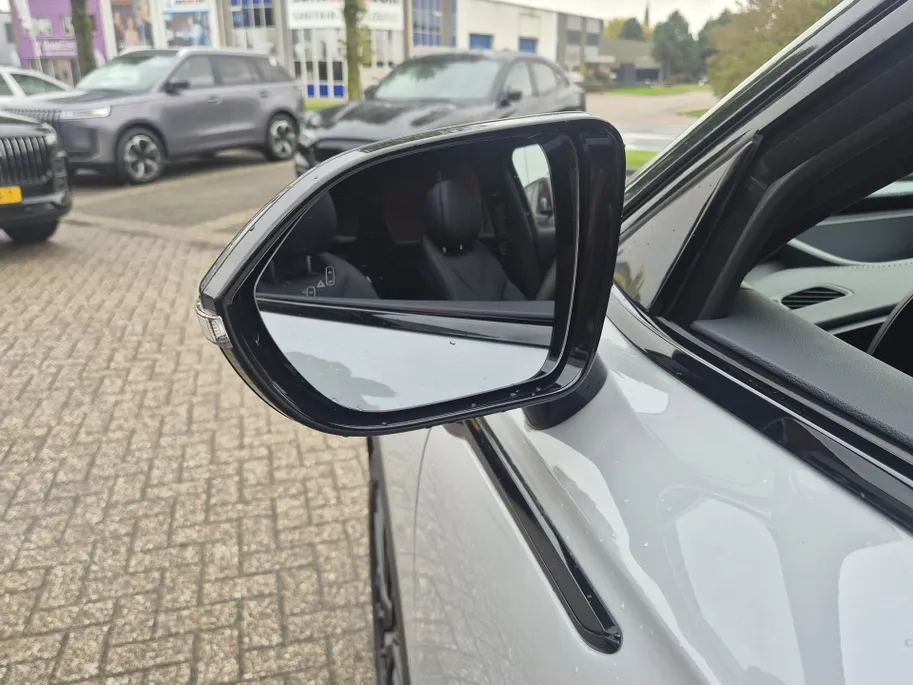 Omoda 9 9 PHEV Premium Panoramadak - 1100KM Bereik