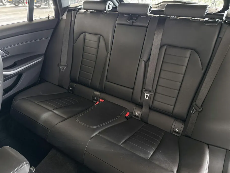 BMW 3 Serie Touring 330e xDrive