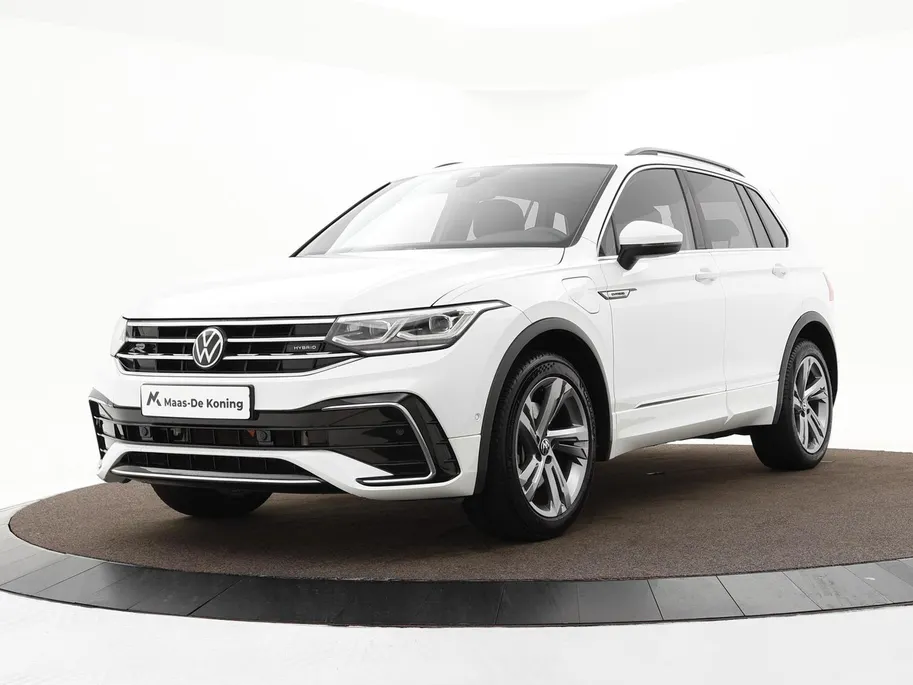Volkswagen Tiguan 1.4 TSI 245pk DSG eHybrid R-Line Business · Camera · Apple/Android Car Play · Navigatie · P-Sensoren · 19'' Inch ·