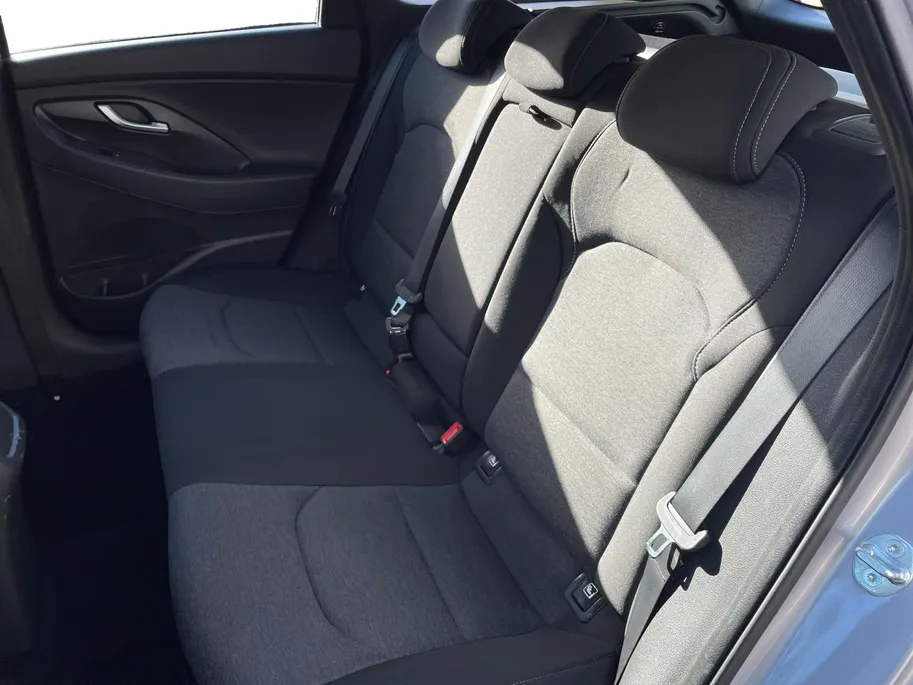 Hyundai i30 Wagon 1.0 T-GDi MHEV Comfort Smart | Navigatie | Apple Carplay & Android Auto | Cruise control | Climate control | Achteruitrijcamera | Parkeersensoren achter |
