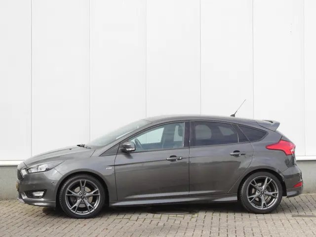 Ford Focus 1.5 ST-Line | Navi | Clima | Park sens | Trekhaak
