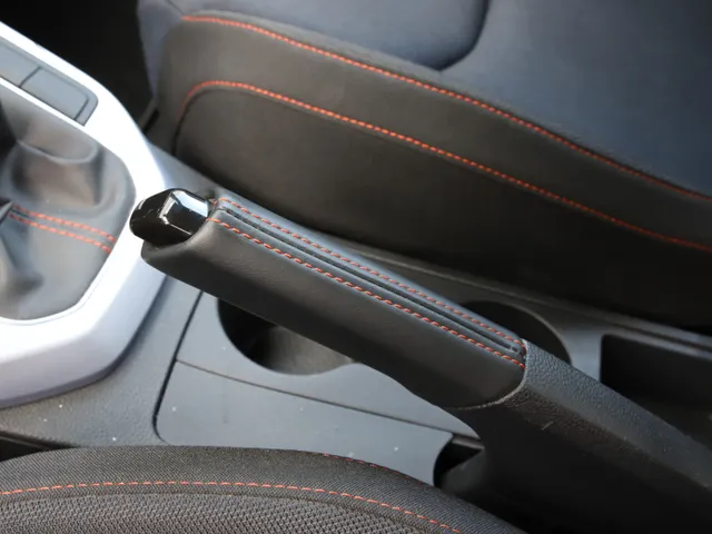 SEAT Arona 1.0 TSI FR 110 PK 110 PK | 6 Versnellingen | CRUISE | NAVI | PDC