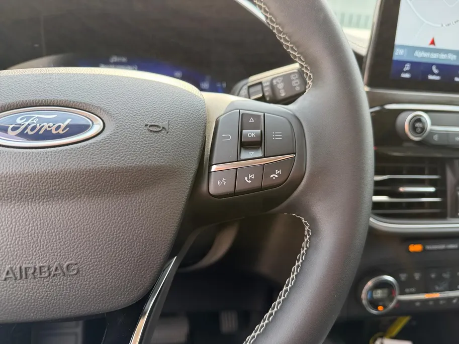 Ford Kuga 2.5 PHEV Vignale | Dealer onderhouden | Automaat | Adapt. Cruise control | BLIS | Elektr. achterklep | Winter pack | lederen bekleding | Parkeersensoren voor en achter | Camera voor en achter | Navigatie | Apple carplay & Android auto | B&O audio | Privac