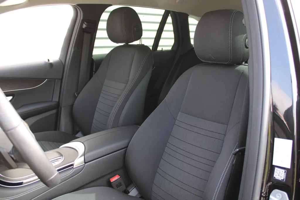 Mercedes-Benz GLC 300e 4MATIC | Plug-in | 320PK | Adap. Cruise | Rondom camera | 18' LM | Parkeerpakket |