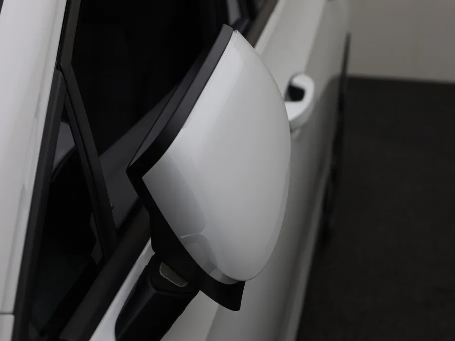 Volkswagen Golf GTE 1.5eHybrid 272PK GTE · Navigatie · Apple/Android Car Play · Camera + Parkeersensoren · Garantie t/m 18-03-2030 of 100000km