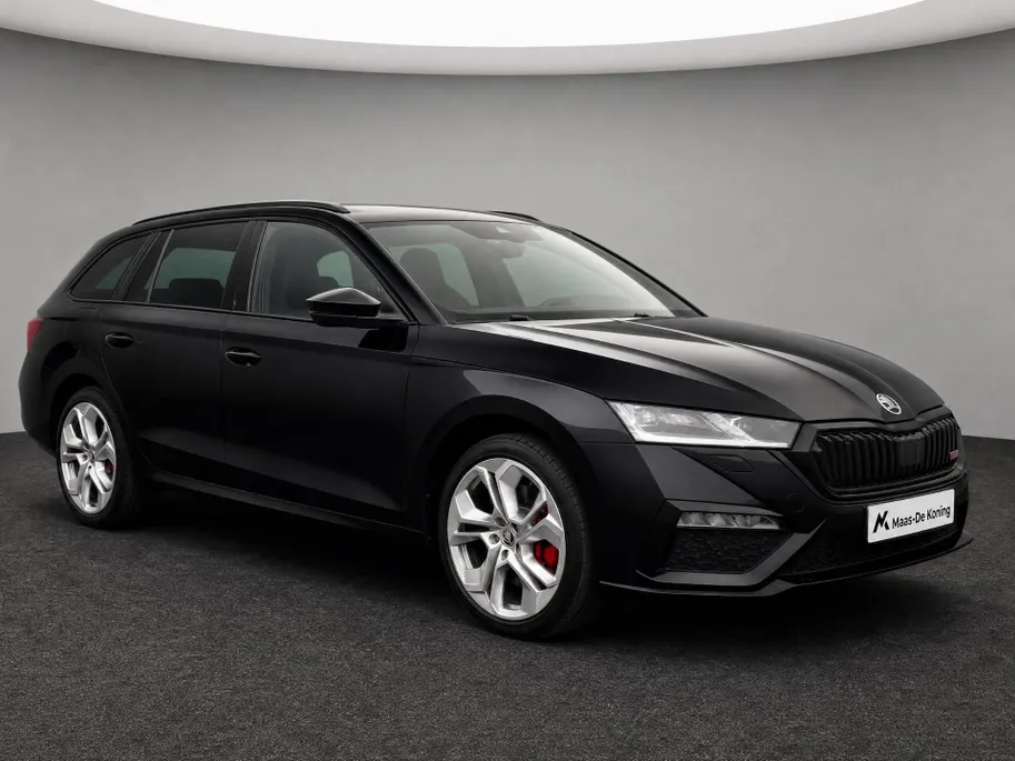 Škoda Octavia Combi 1.4TSI PHEV 180kW/245PK RS iV · Trekhaak ·  Camera · Navigatie · Leder/Alcantara · Apple/Android Car Play ·