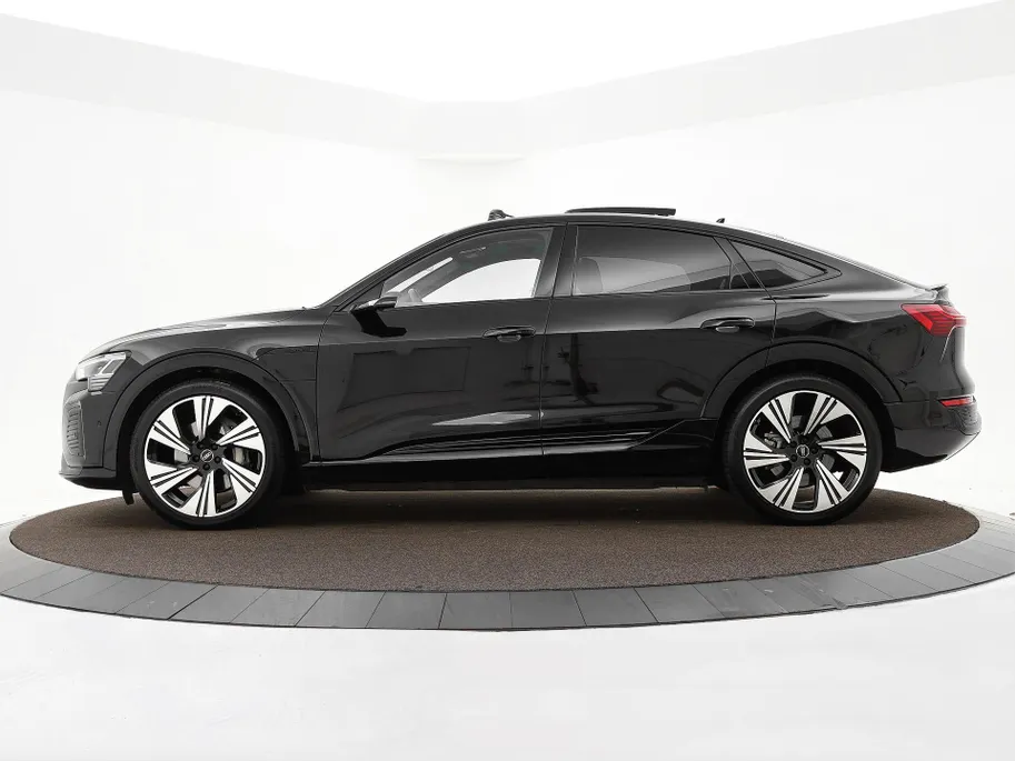 Audi Q8 Sportback e-tron 55 quattro S Edition 408pk / 115 kWh · SOH 93,6% · Panoramadak · 360 Camera · Luchtvering · Keyless · 360 Camera · Keyless · Matrix LED · 22'Velgen ·