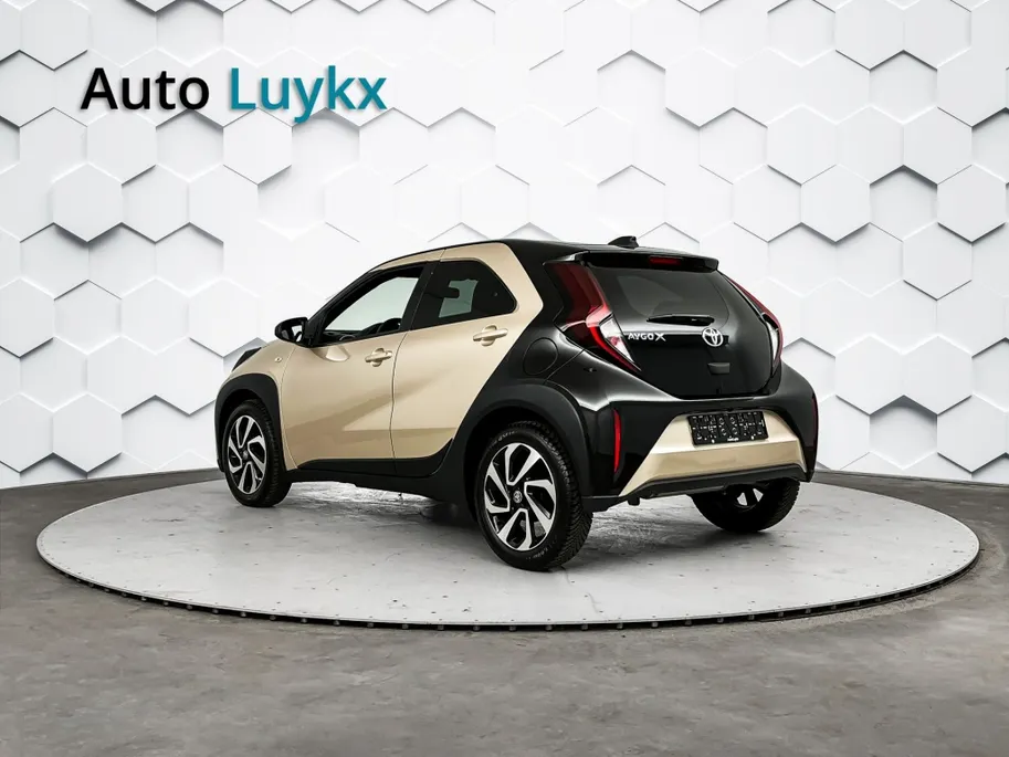 Toyota Aygo X 1.0 Pulse | 17'' L.M. Velgen | Adaptieve Cruise Control | App Connect