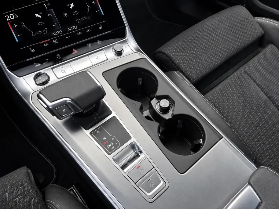 Audi A6 S edition Competition 50 TFSI e 299 PK · Assistentiepakket Tour · Glazen panorama dak · B&O Premium 3D ·