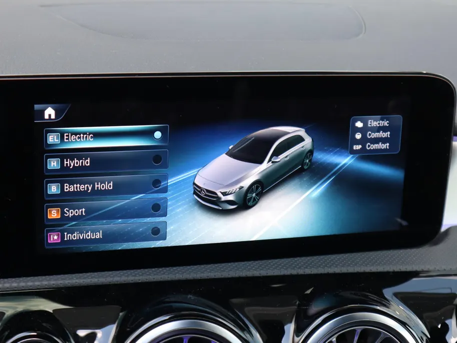 Mercedes-Benz A-Klasse 250 e Business Solution AMG