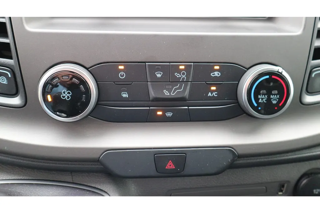 Ford Transit 350 2.0 130pk L3H2 Trend | Trekhaak |