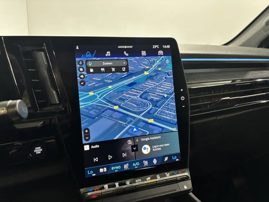 Renault Austral 200PK E-Tech Full Hybrid Esprit Alpine Automaat | 360 Camera | Elektrisch Verstelbare Stoelen | Apple CarPlay/Android Auto | Digital Cockpit | Climate Control | Stoelverwarming | Full LED | 20' Lichtmetalen Velgen |