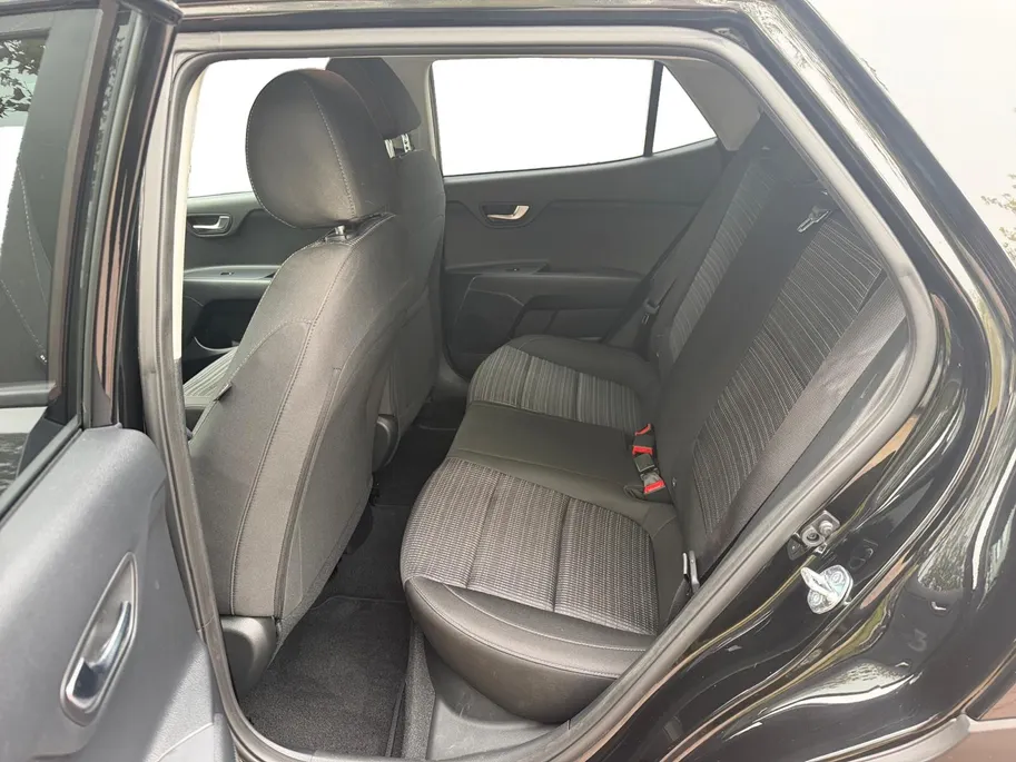 Kia Stonic 1.0 T-GDi MHEV DynamicPlusLine Dealer onderhouden | Automaat | Stuur + stoelverwarming | Climate control | Privacy glass |