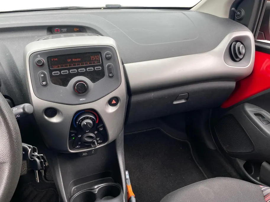 Citroën C1 1.0 e-VTi Feel | Airco | Stuurbediening | Bluetooth | Trekhaak | Elektrische Ramen | Cruise Control | 12 Maanden Bovag Garantie