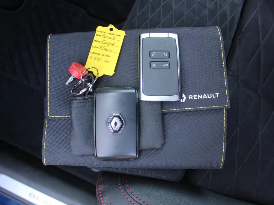 Renault Kadjar 1.3 TCe Black Edition | Trekhaak | Camera | Stoel-/voorruitverwarming | 19' LM | Navi | Clima | Bose Audio | Keyless | Dodehoek detectie | LED | BTW Auto |