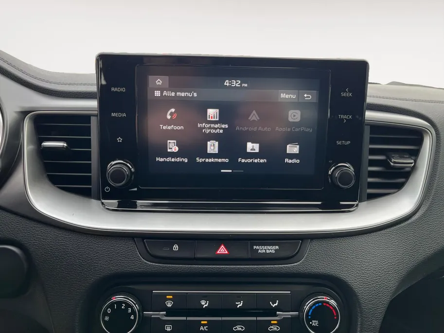 Kia XCeed 1.0 T-GDi ComfortLine | Gratis beurt bij aflevering | All seasons banden | Apple Carplay | Android Auto | Achteruitrijcamera | Climate control | Stoelverwarming | Stuurverwarming |