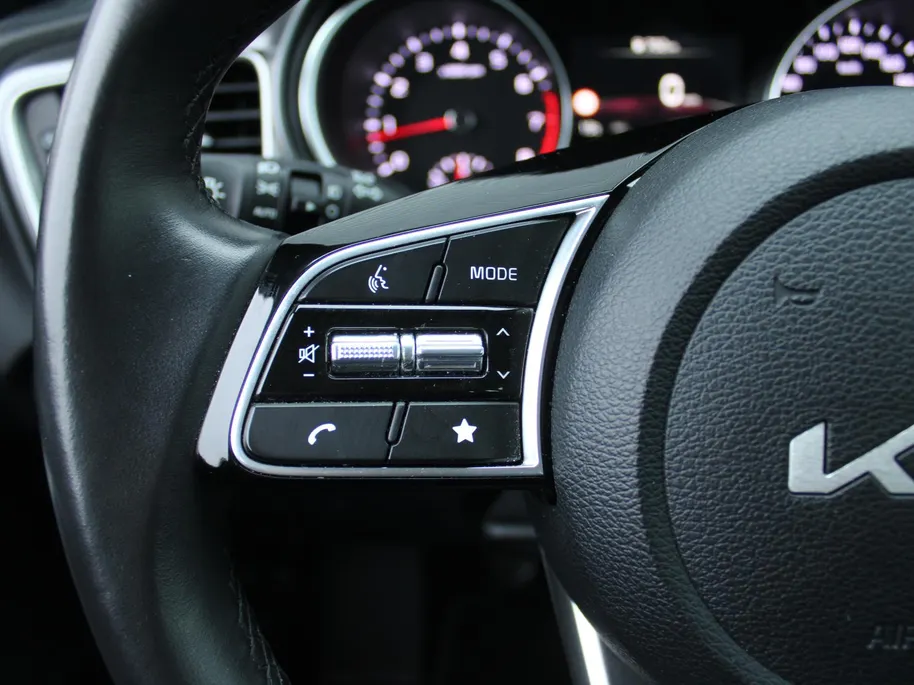 Kia Ceed Sportswagon 1.5 T-GDi DynamicLine | BTW Auto | Navi | Clima | Cruise | 16' LM | Camera | LED |