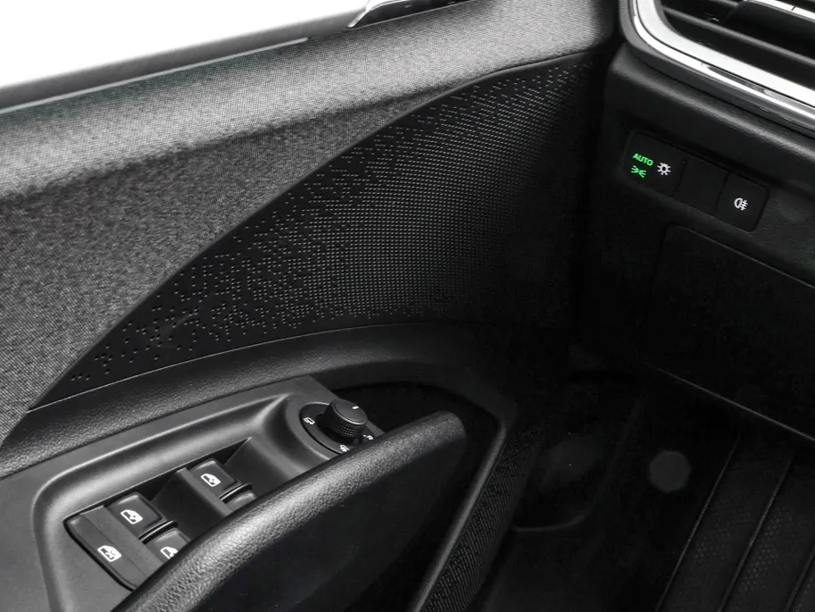 Škoda Enyaq iV 50 150pk Selection · Camera · Apple/Android Car Play · Cruise Control · Sfeerverlichting · 19'Velgen · Navigatie ·