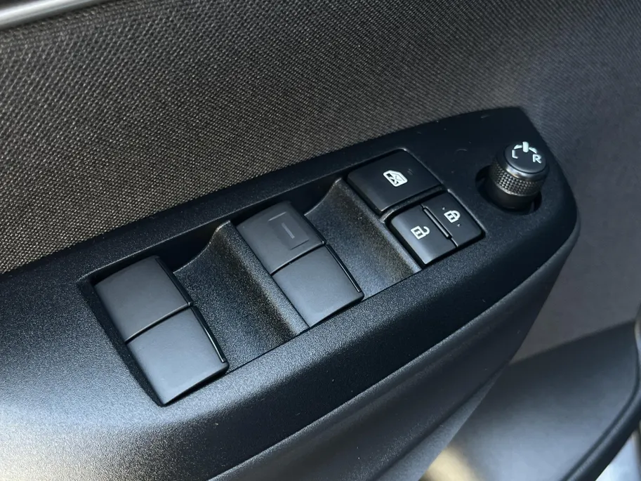 Toyota Yaris 1.5 Hybrid Dynamic | NIEUWE AUTO! | ACC | Lichtmetalen Velgen | LED | Camera | Navi | Climate Control | Apple Carplay | Android Auto |